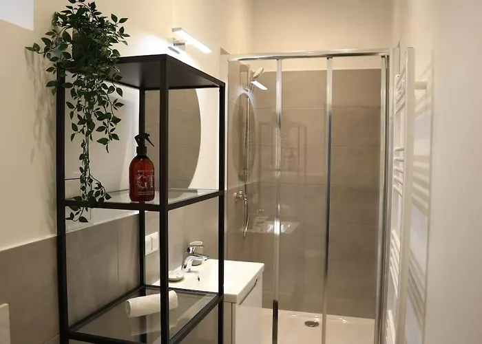 Апартаменты Bloom - Cozy Apartment, 5 Stops To Center *