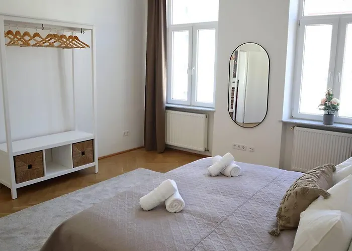 Bloom - Cozy Apartment, 5 Stops To Center Вена