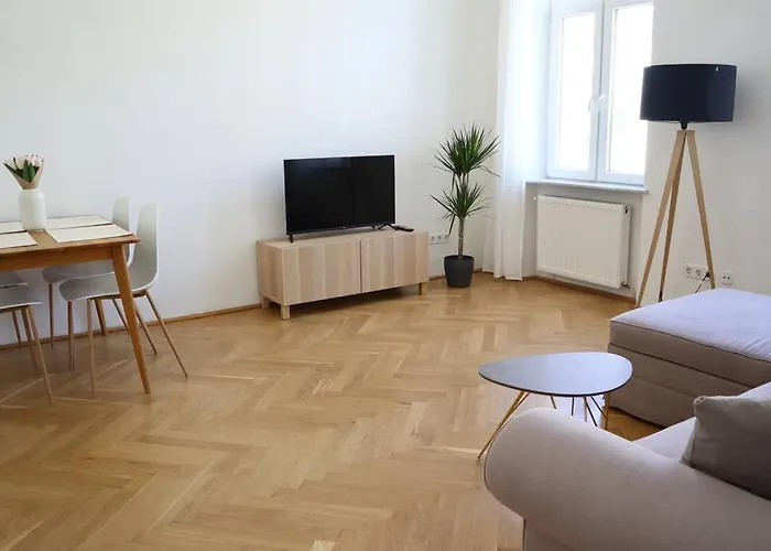 Bloom - Cozy Apartment, 5 Stops To Center Апартаменты